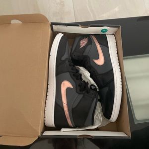 Jordan 1 Bronze Medal 10.5 In Mens